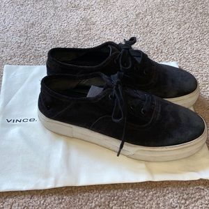 Vince black suede as 8 lace up shoe
